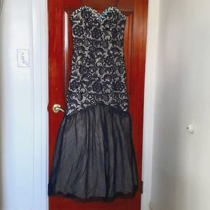 NOX stapless dress size Large more like M.